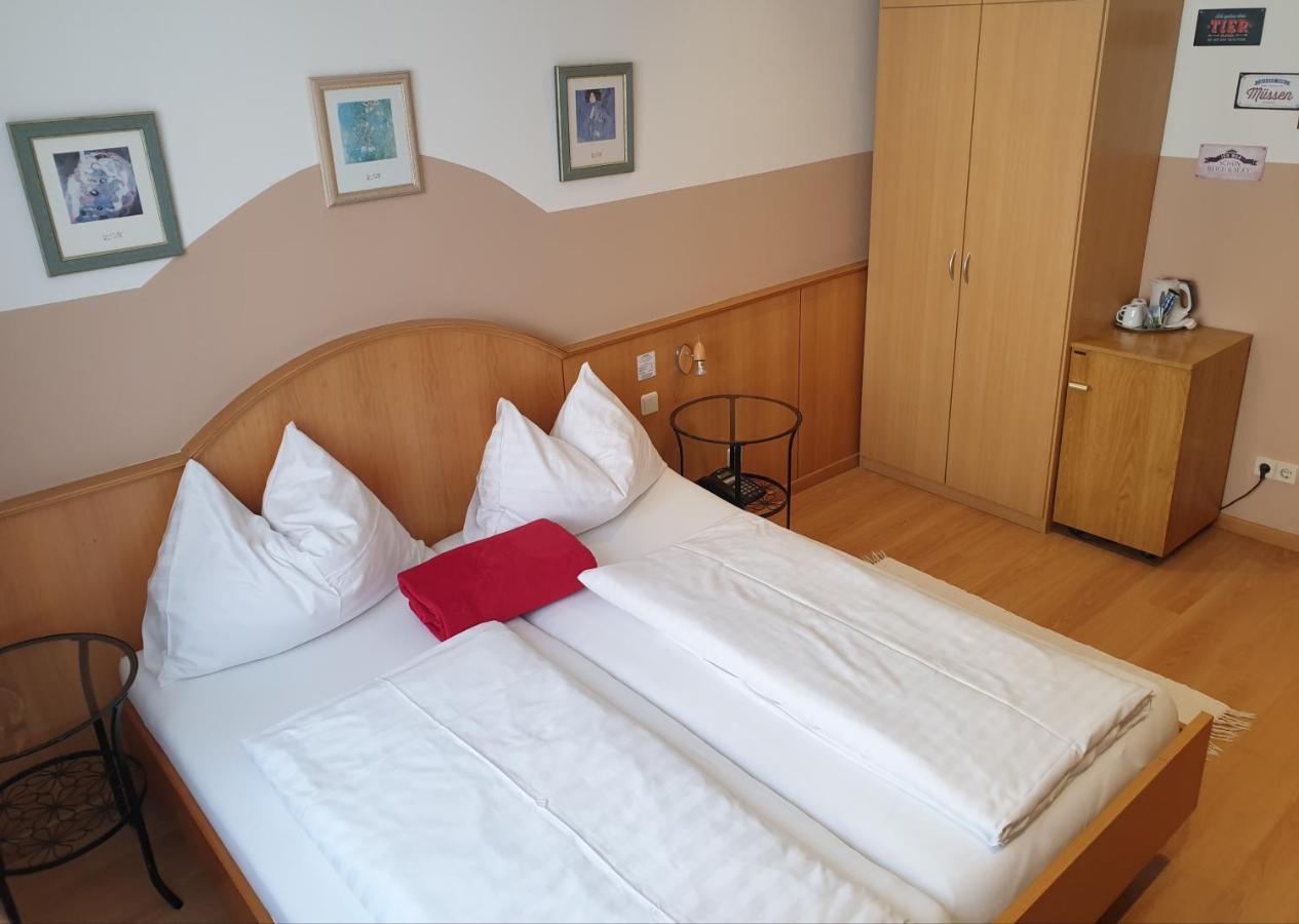 Hotel Pension Alte Muehle Клостернойбург Экстерьер фото