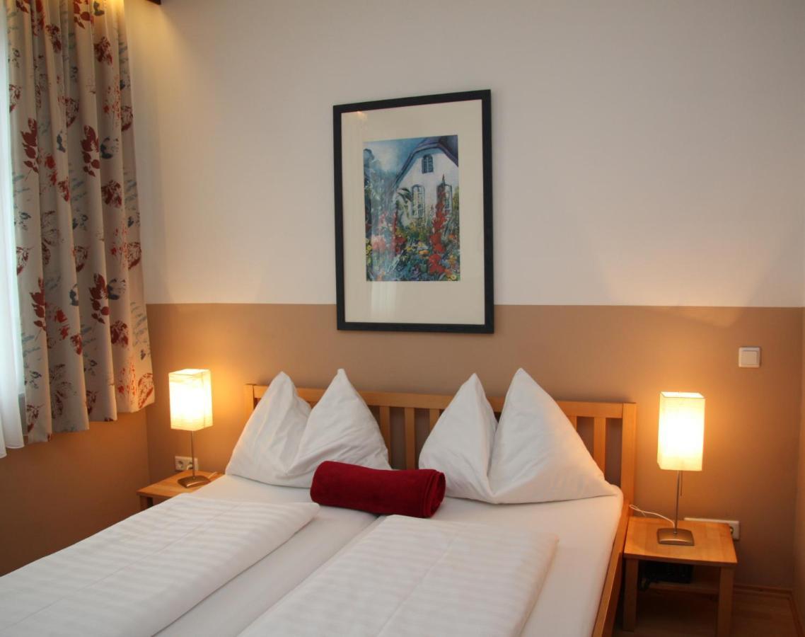 Hotel Pension Alte Muehle Клостернойбург Экстерьер фото