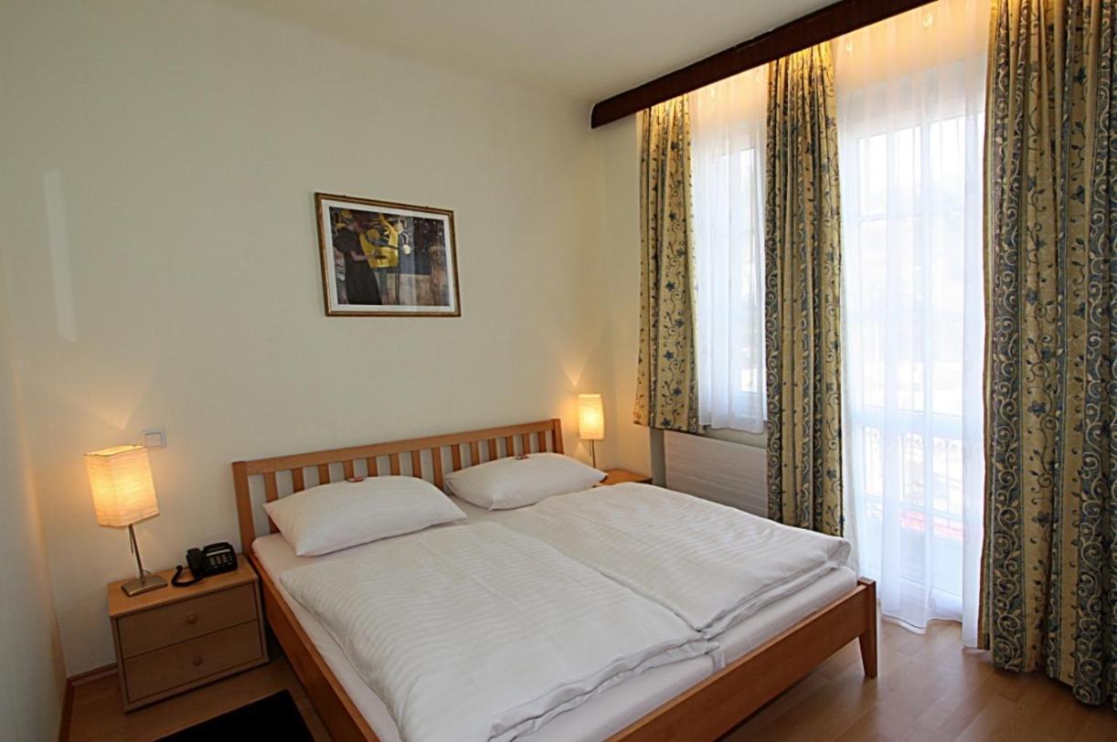 Hotel Pension Alte Muehle Клостернойбург Экстерьер фото