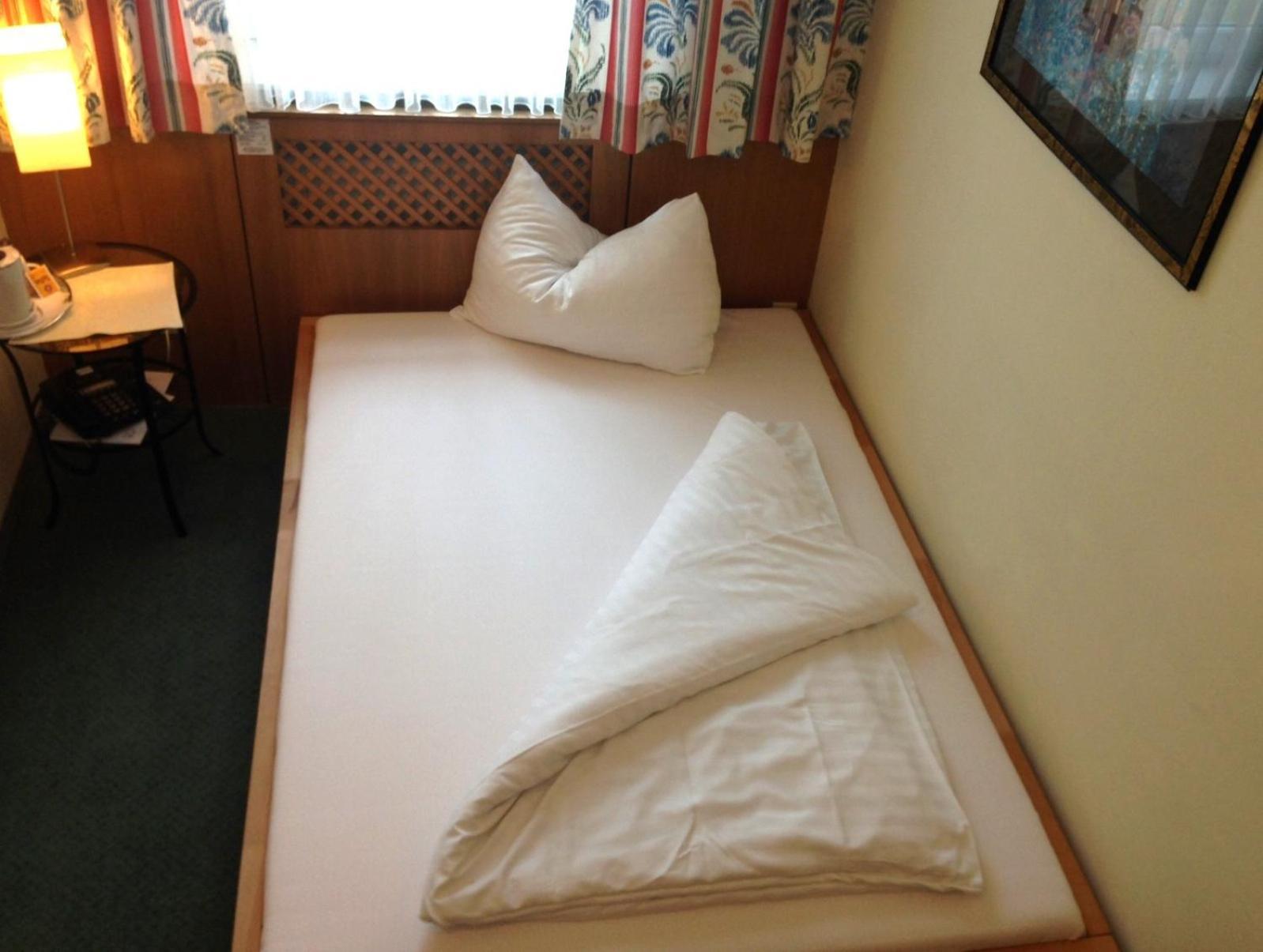 Hotel Pension Alte Muehle Клостернойбург Номер фото
